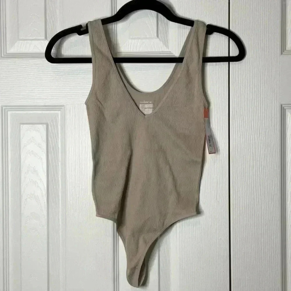 Colsie Women's Seamless Ribbed Bodysuit Various Sizes - Picture 4 of 10